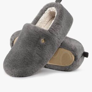 NWT Women's EverFoams Closed-back Fuzzy Faux Wool Soft Lightweight Slippers